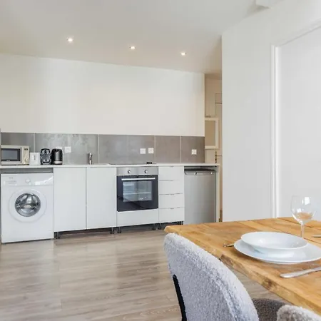 Flat Cosy-1br-4p- Anatole France Levallois-Perret